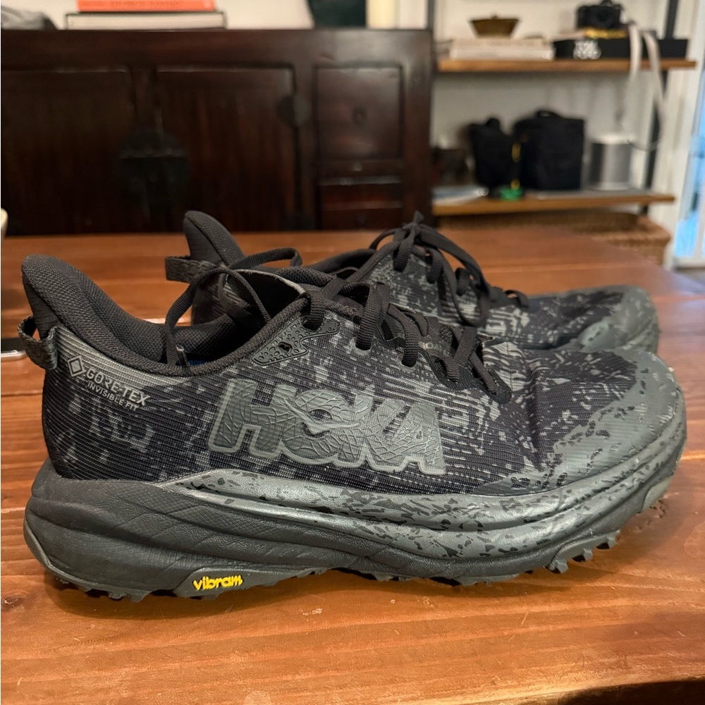 Hoka Speedgoat 6 Black Trail Runner